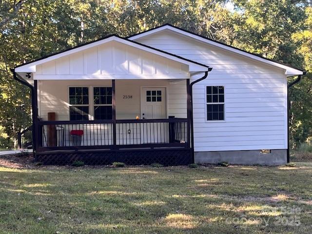 2538 Gemena Road Chapel Hill, NC 27516 - Photo 1 of 21 a front view of a house with garden