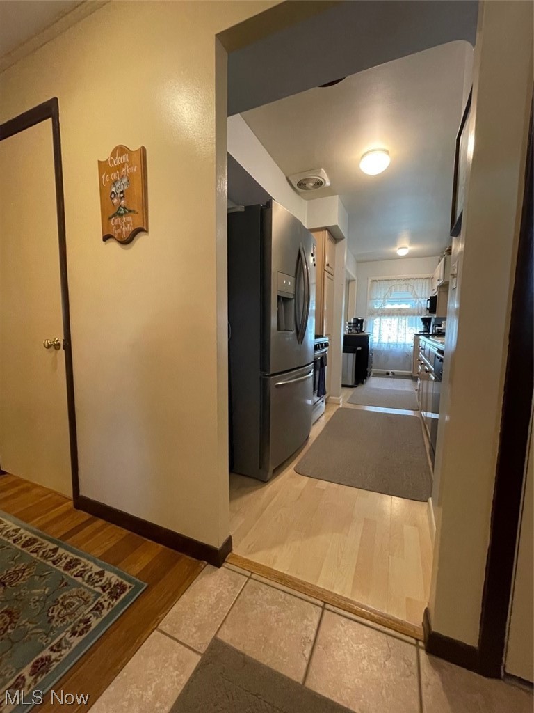 4873 South Sedgewick Road Cleveland, OH 44124 - Photo 5 of 35 Gallery Image 5