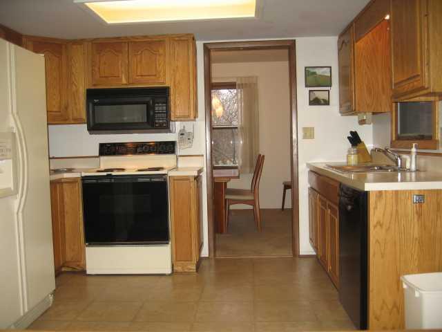 7429 Lantern Road Indianapolis, IN 46256 - Photo 3 of 6 Gallery Image 3
