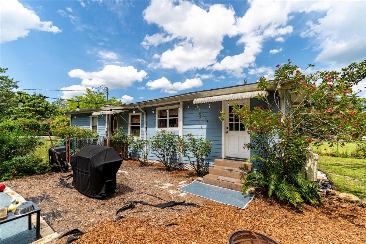 5695 Altman Road Fort Pierce, FL 34981 - Photo 3 of 42 28-Altman-0027