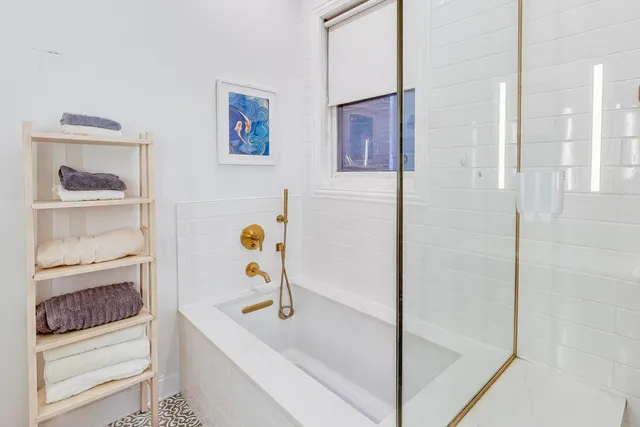 $715,000 | 2510 West Iowa Street, Unit 1, Chicago, IL 60622