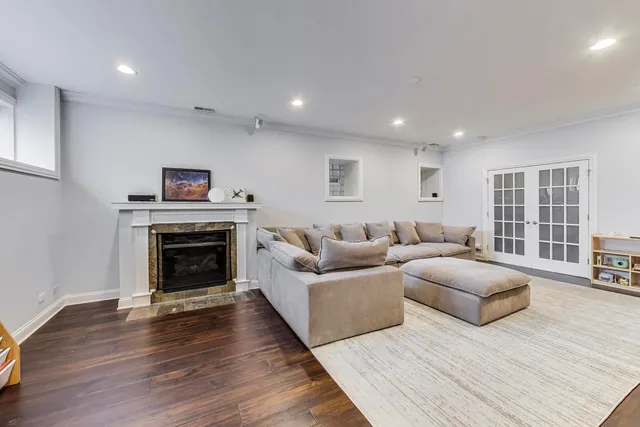 $715,000 | 2510 West Iowa Street, Unit 1, Chicago, IL 60622