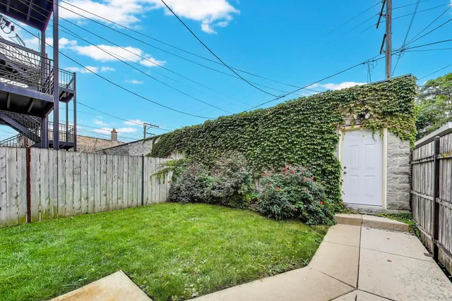 $715,000 | 2510 West Iowa Street, Unit 1, Chicago, IL 60622