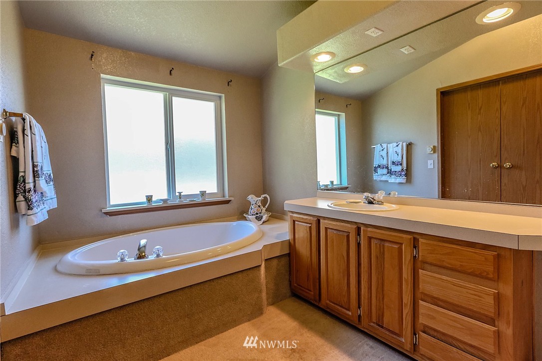 6731 Northeast North Shore Road Belfair, WA 98528 - Photo 22 of 25 Gallery Image 22