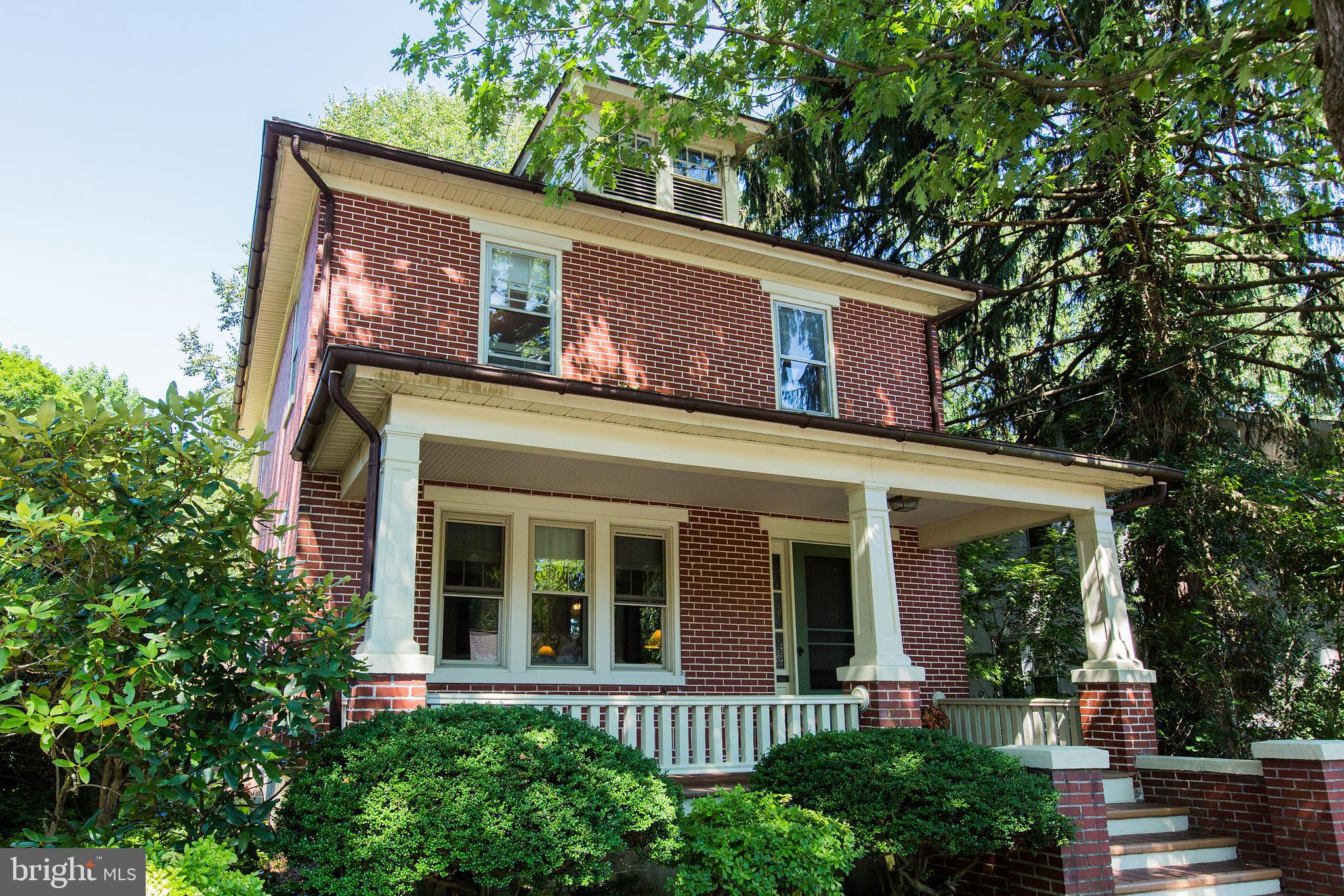 418 Linden Street Lititz, PA 17543 - Photo 5 of 65