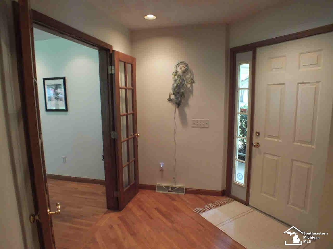 7588 Secor Road Lambertville, MI 48144 - Photo 9 of 25 Entry Foyer