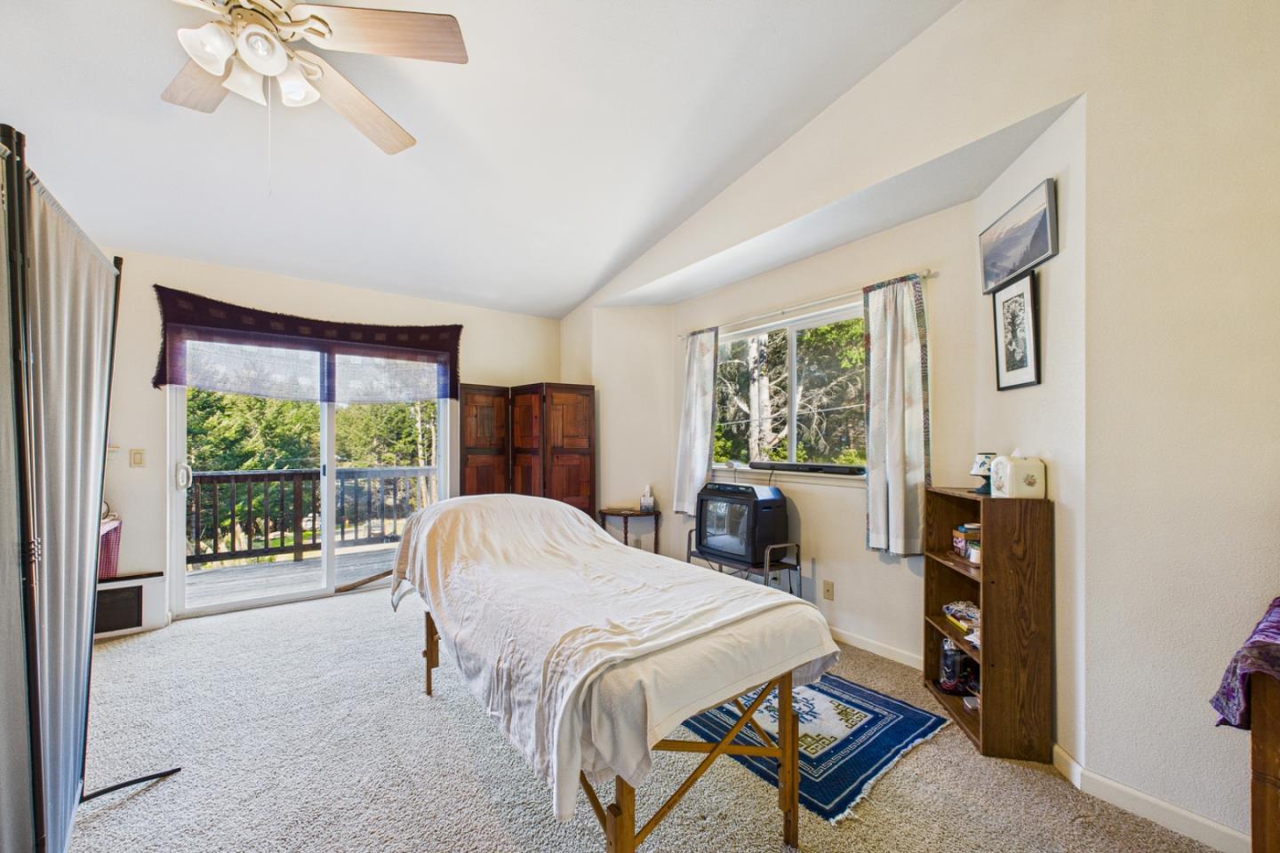 972 Spring Road Whitethorn, CA 95589 - Photo 11 of 30