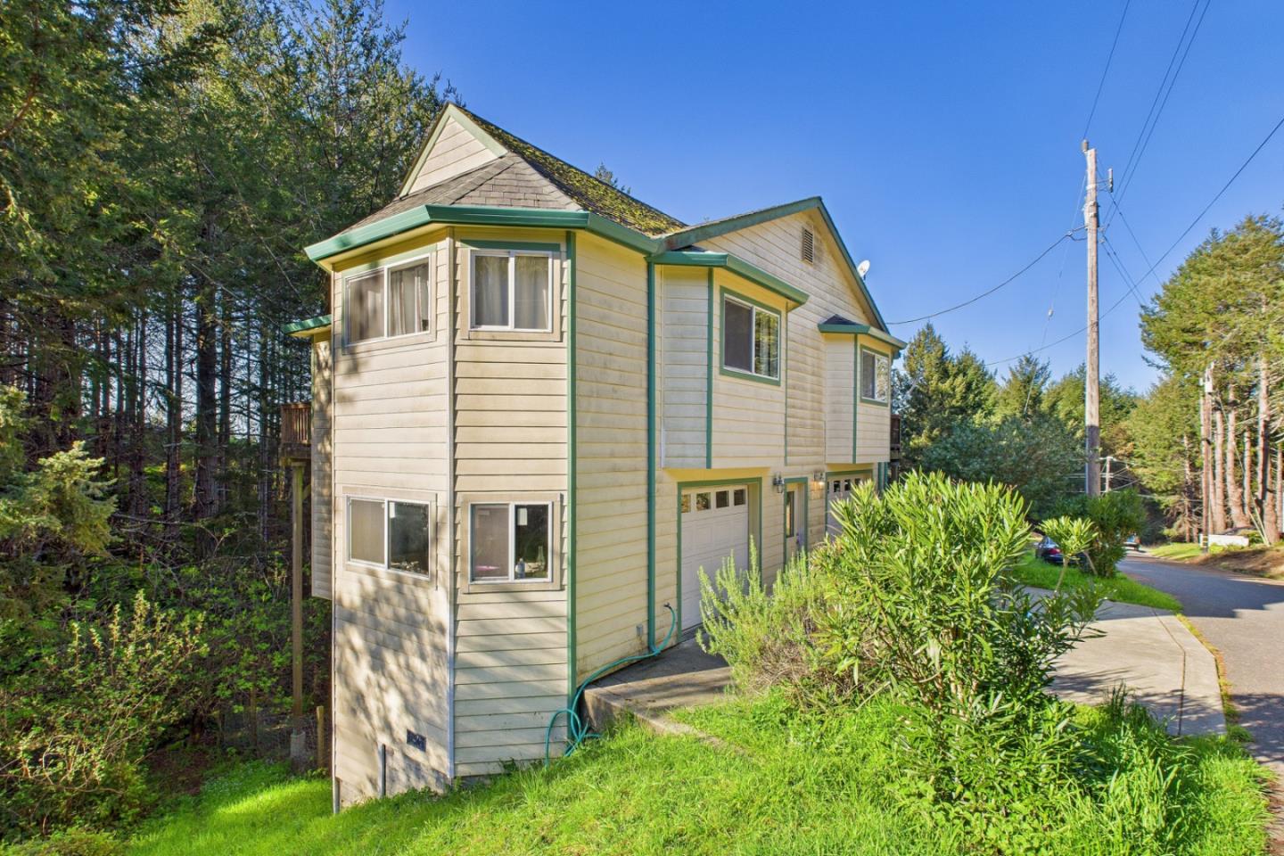 972 Spring Road Whitethorn, CA 95589 - Photo 2 of 30