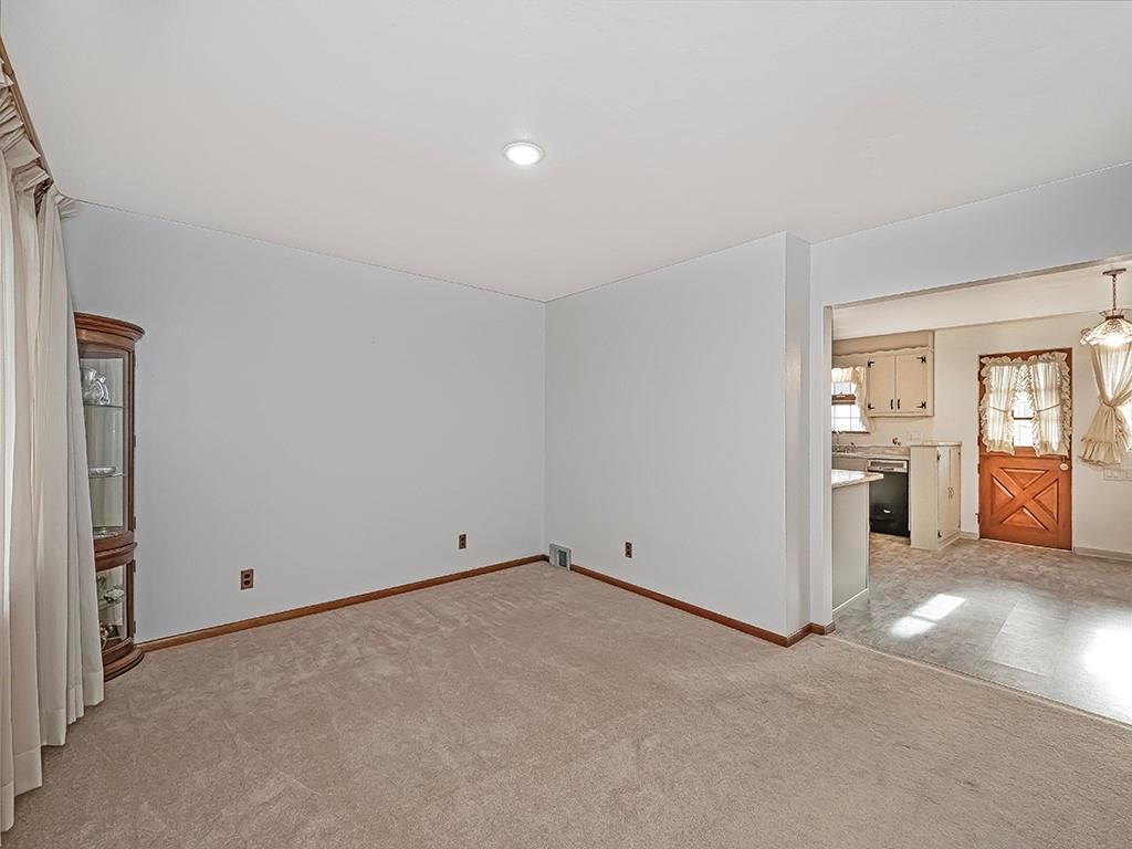 407 Walnut Street Vandergrift, PA 15690 - Photo 2 of 26 Gallery Image 2