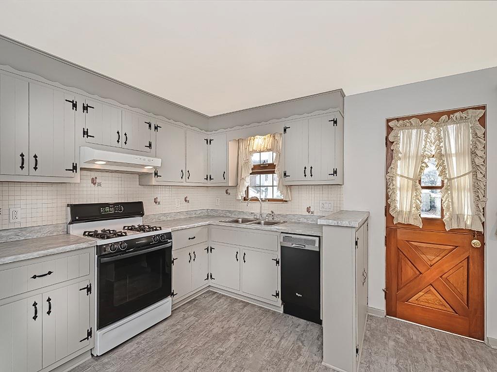 407 Walnut Street Vandergrift, PA 15690 - Photo 10 of 26 Gallery Image 10