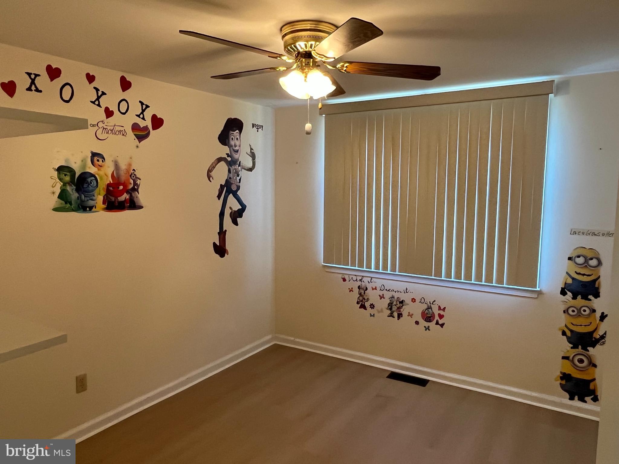 509 Larkspur Street Philadelphia, PA 19116 - Photo 8 of 15 a bathroom with a window and a shower