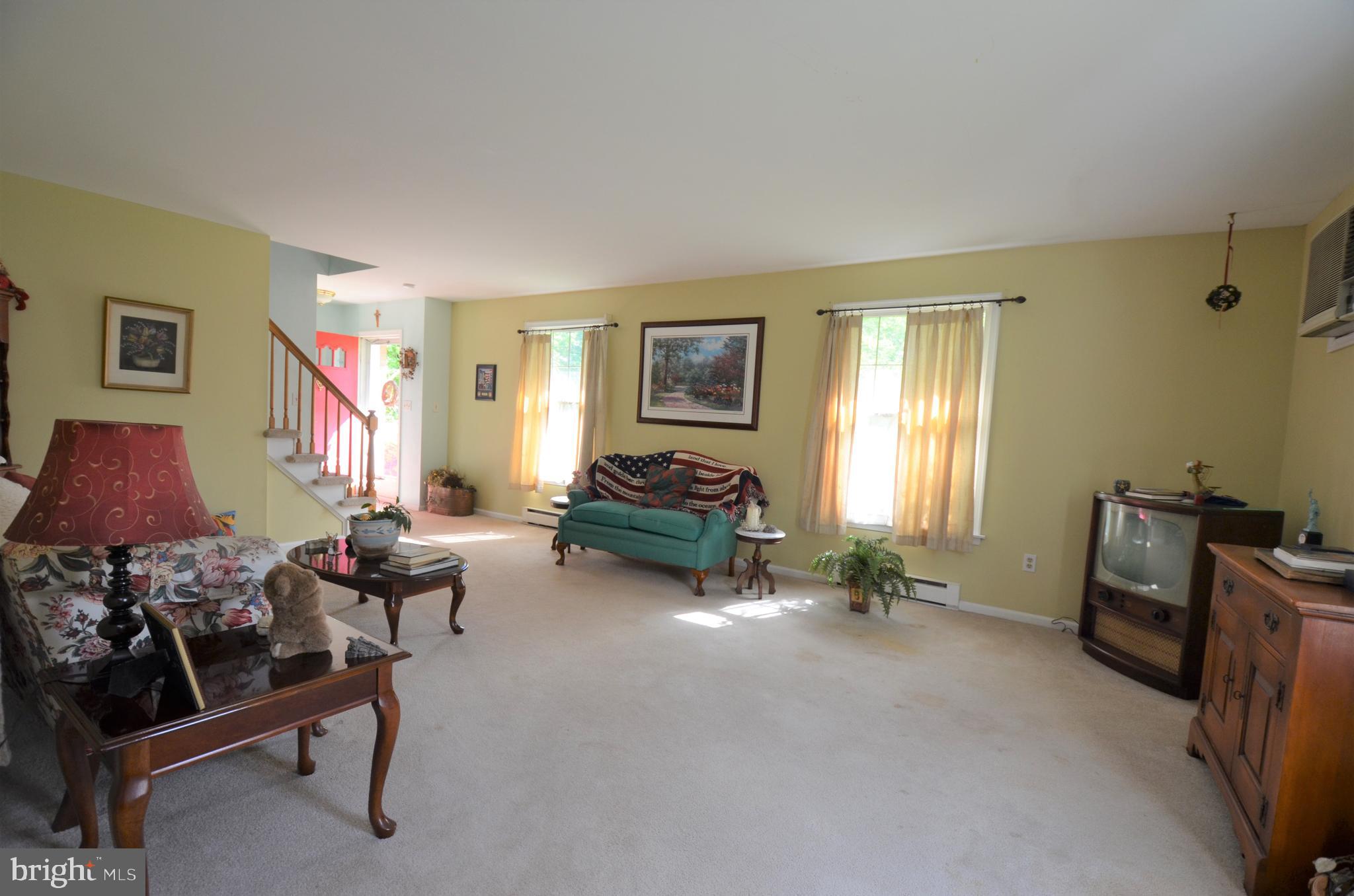 447 Georgetown Road Nazareth, PA 18064 - Photo 3 of 17