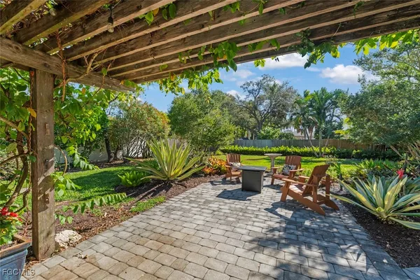 $579,000 | 3325 Avocado Drive, Fort Myers, FL 33901