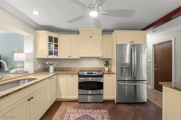 $579,000 | 3325 Avocado Drive, Fort Myers, FL 33901