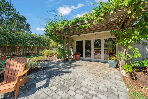 $579,000 | 3325 Avocado Drive, Fort Myers, FL 33901