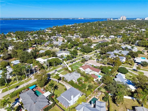 $579,000 | 3325 Avocado Drive, Fort Myers, FL 33901