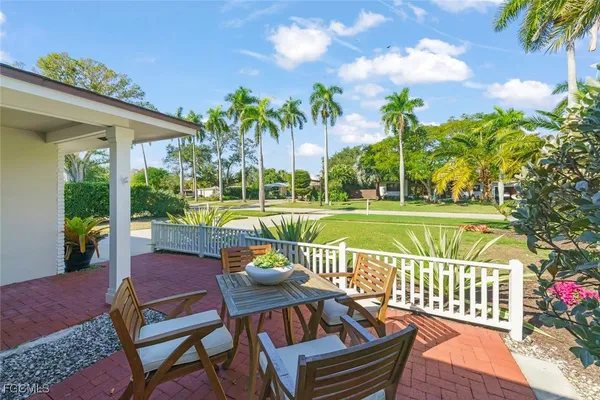 $579,000 | 3325 Avocado Drive, Fort Myers, FL 33901