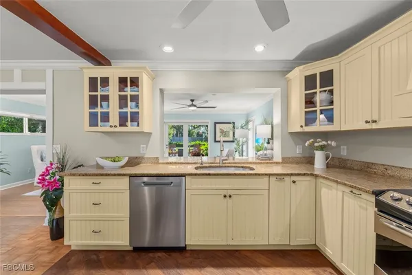 $579,000 | 3325 Avocado Drive, Fort Myers, FL 33901