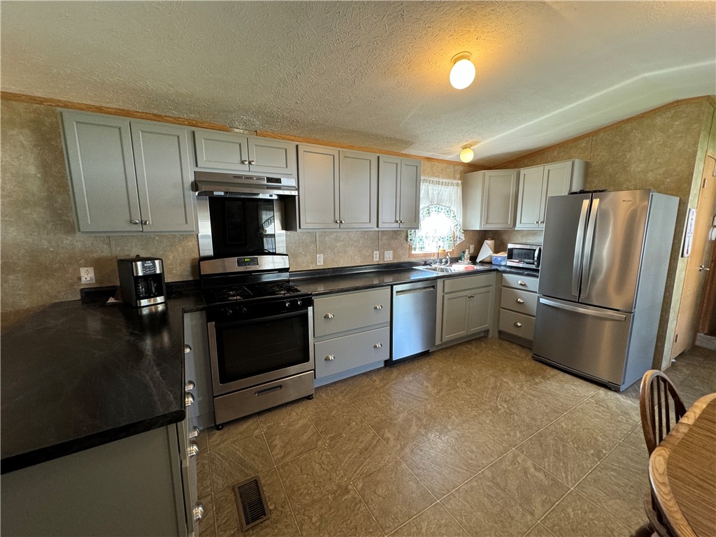 1021 Waterloo Geneva Road, Unit 84 Waterloo, NY 13165 - Photo 5 of 19