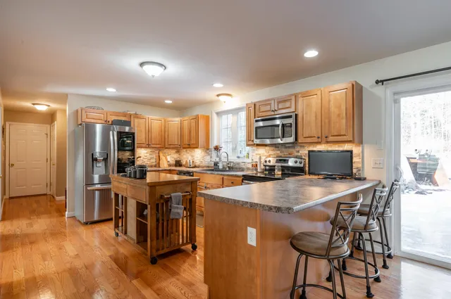 $1,150,000 | 43 Lampton Drive, Derry, NH 03038