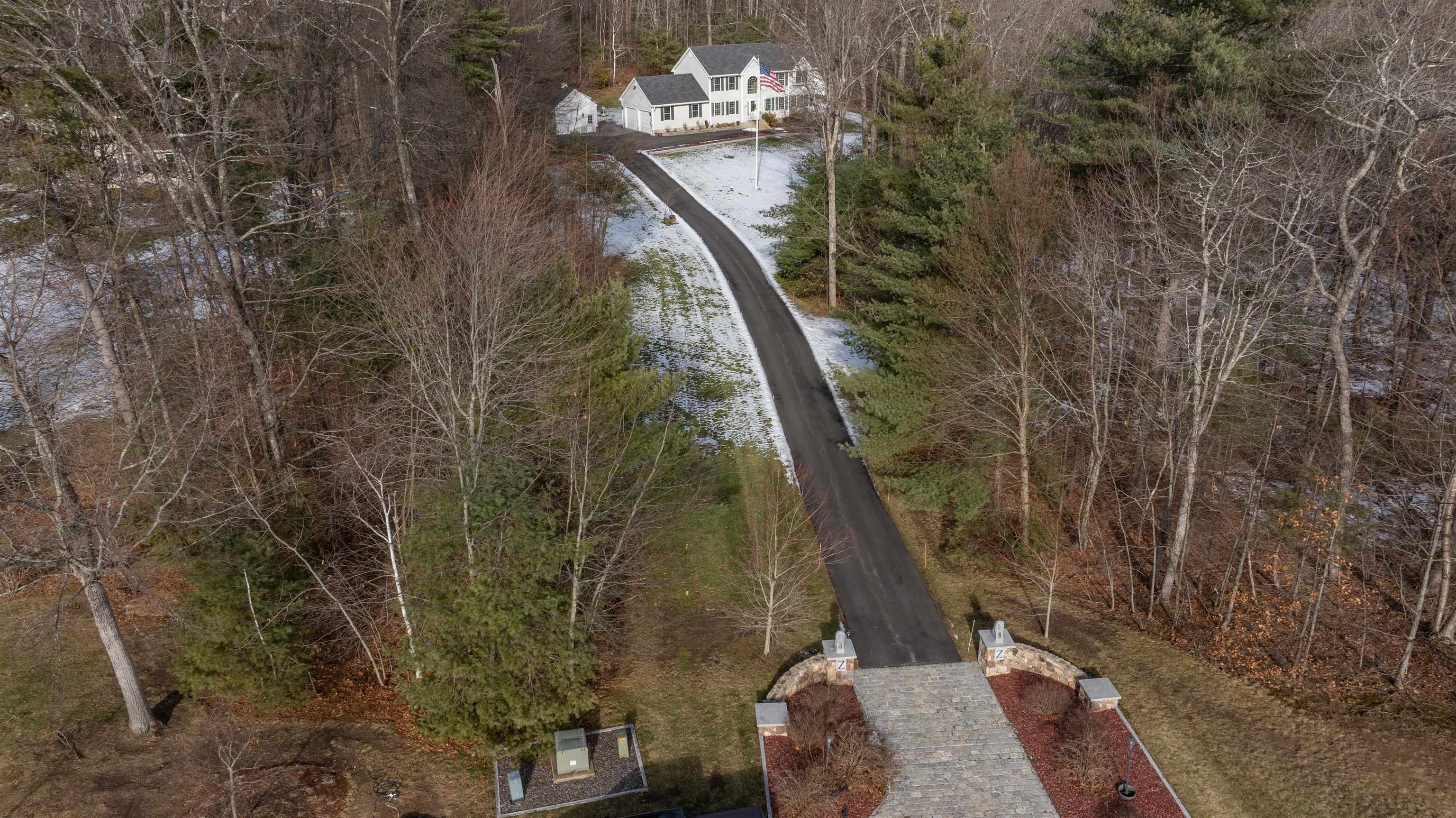 43 Lampton Drive Derry, NH 03038 - Photo 3 of 43