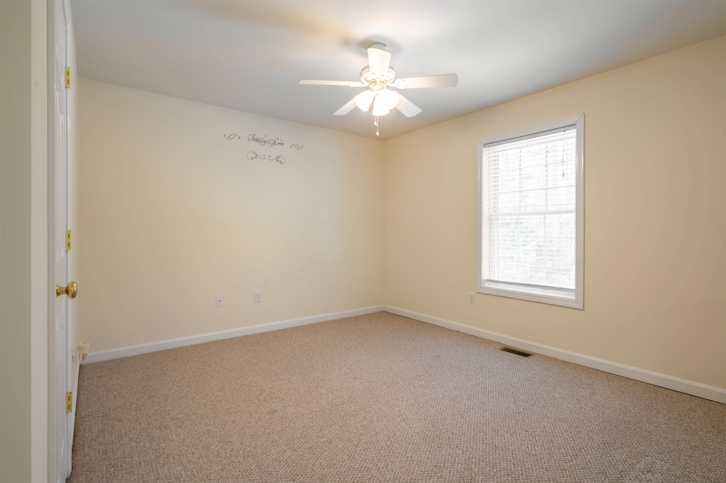 43 Lampton Drive Derry, NH 03038 - Photo 31 of 43