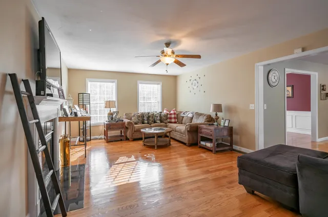 $1,150,000 | 43 Lampton Drive, Derry, NH 03038