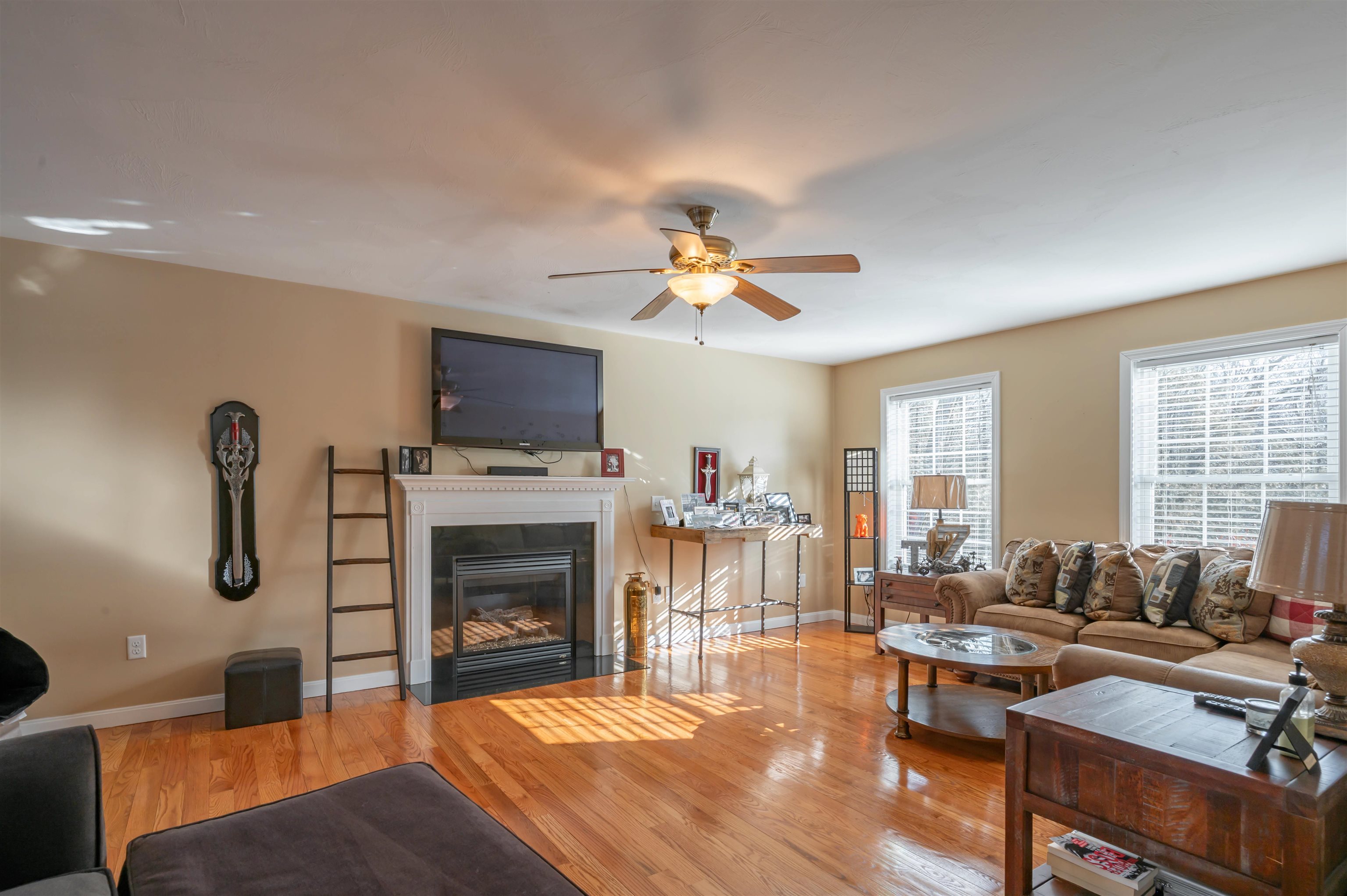 43 Lampton Drive Derry, NH 03038 - Photo 7 of 43