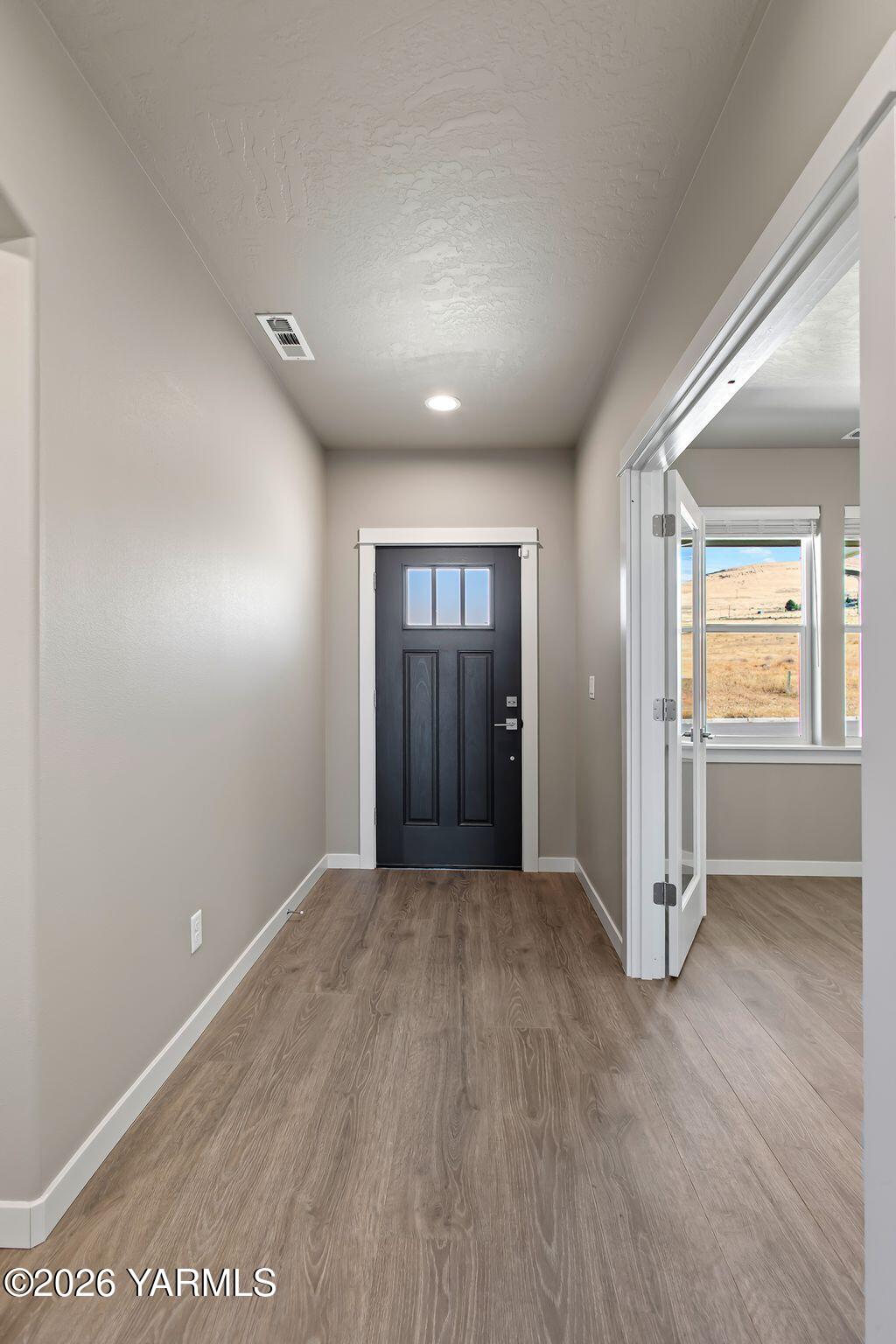 5406 Wildrye Loop Yakima, WA 98901 - Photo 4 of 33 Entry Way
