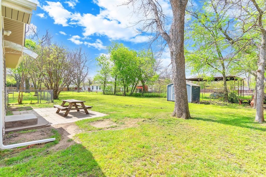 914 Prairie Avenue Cleburne, TX 76033 - Photo 16 of 19 a view of a park with large trees