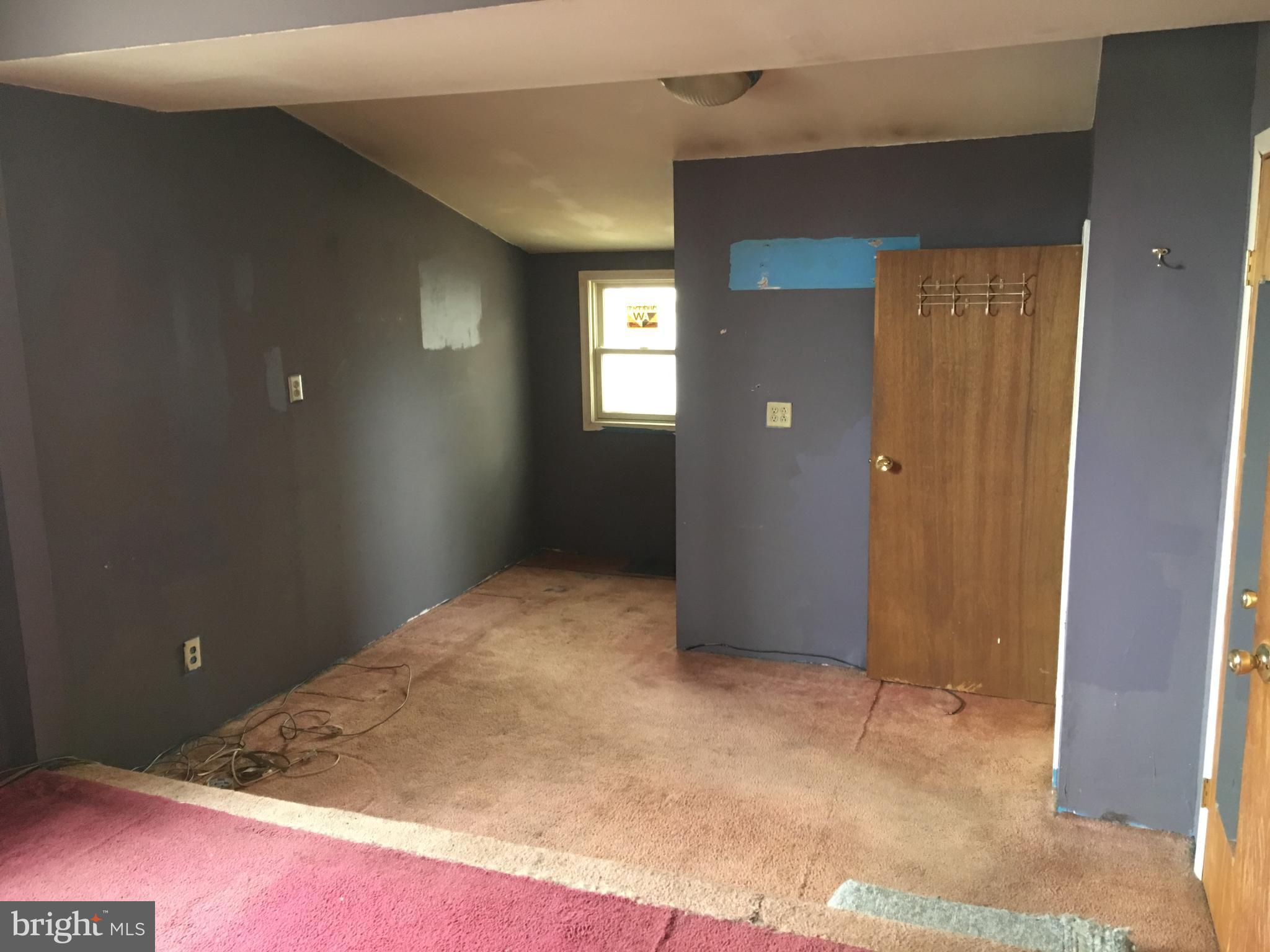 513 West County Line Road Hatboro, PA 19040 - Photo 12 of 25 First floor master