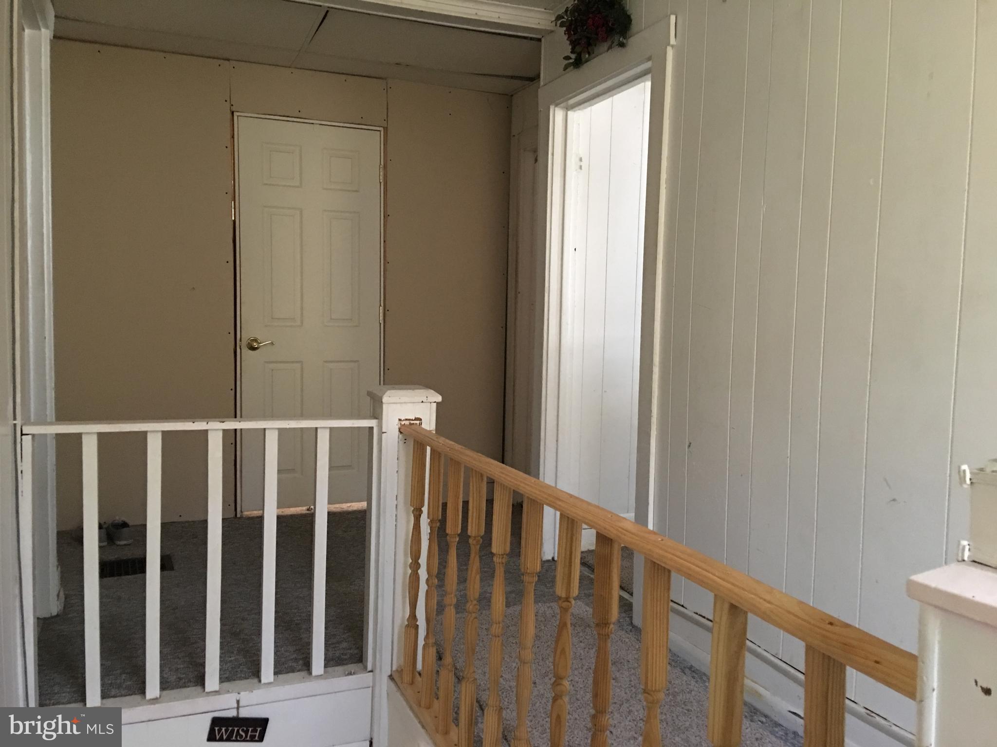 513 West County Line Road Hatboro, PA 19040 - Photo 16 of 25 2nd floor landing