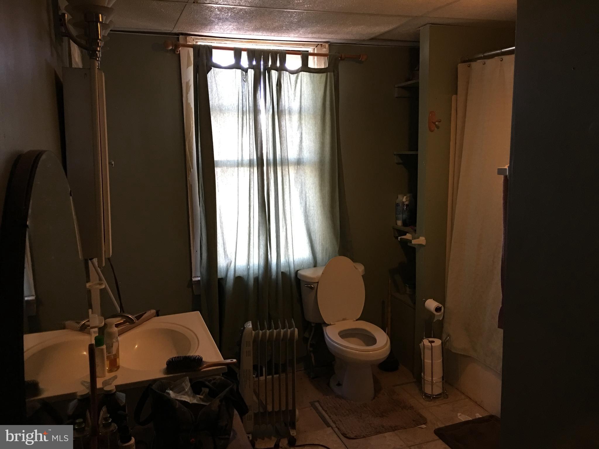 513 West County Line Road Hatboro, PA 19040 - Photo 20 of 25 2nd floor bathroom
