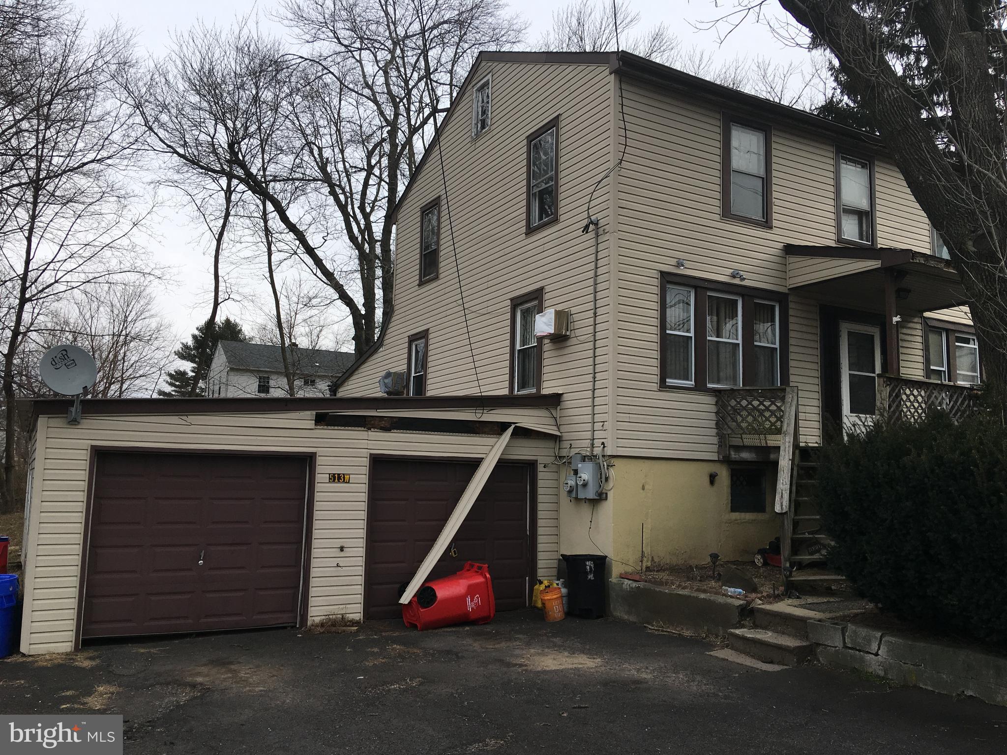 513 West County Line Road Hatboro, PA 19040 - Photo 3 of 25 Two car garage