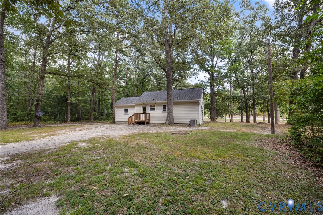 11200 Chalkley Road Chester, VA 23831 - Photo 4 of 24