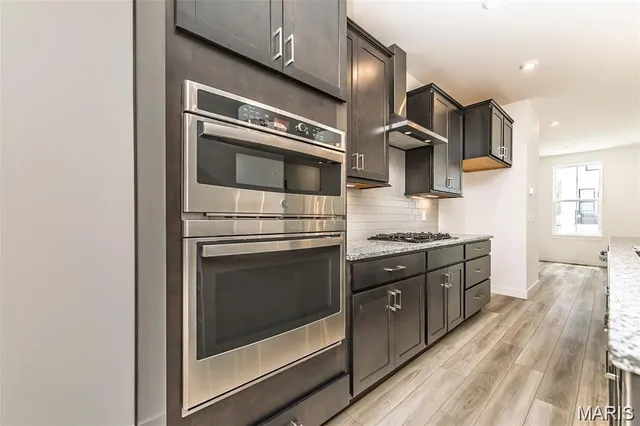 $574,900 | 8916 Gateway Circle, Unit 41805, Richmond Heights, MO 63144