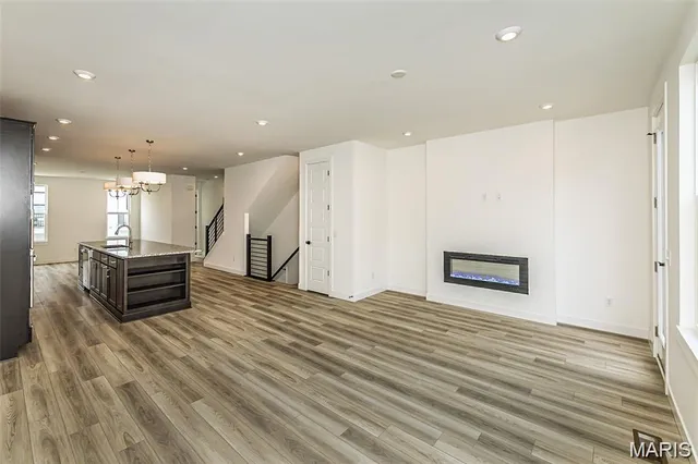 $574,900 | 8916 Gateway Circle, Unit 41805, Richmond Heights, MO 63144