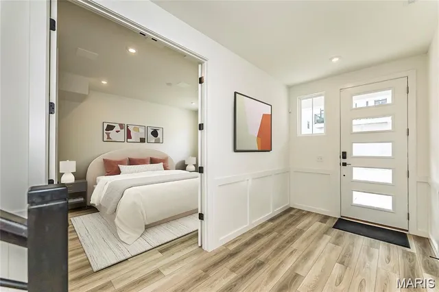 $574,900 | 8916 Gateway Circle, Unit 41805, Richmond Heights, MO 63144