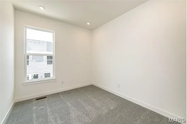 $574,900 | 8916 Gateway Circle, Unit 41805, Richmond Heights, MO 63144