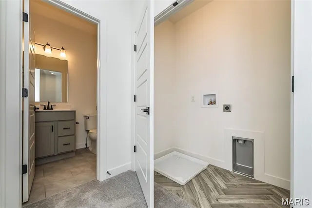 $574,900 | 8916 Gateway Circle, Unit 41805, Richmond Heights, MO 63144