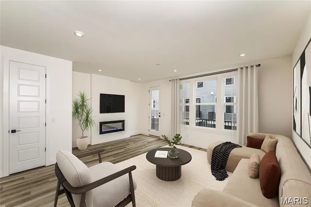 $574,900 | 8916 Gateway Circle, Unit 41805, Richmond Heights, MO 63144