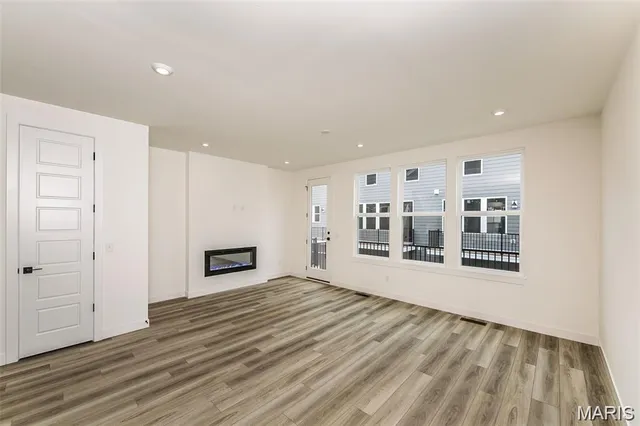 $574,900 | 8916 Gateway Circle, Unit 41805, Richmond Heights, MO 63144