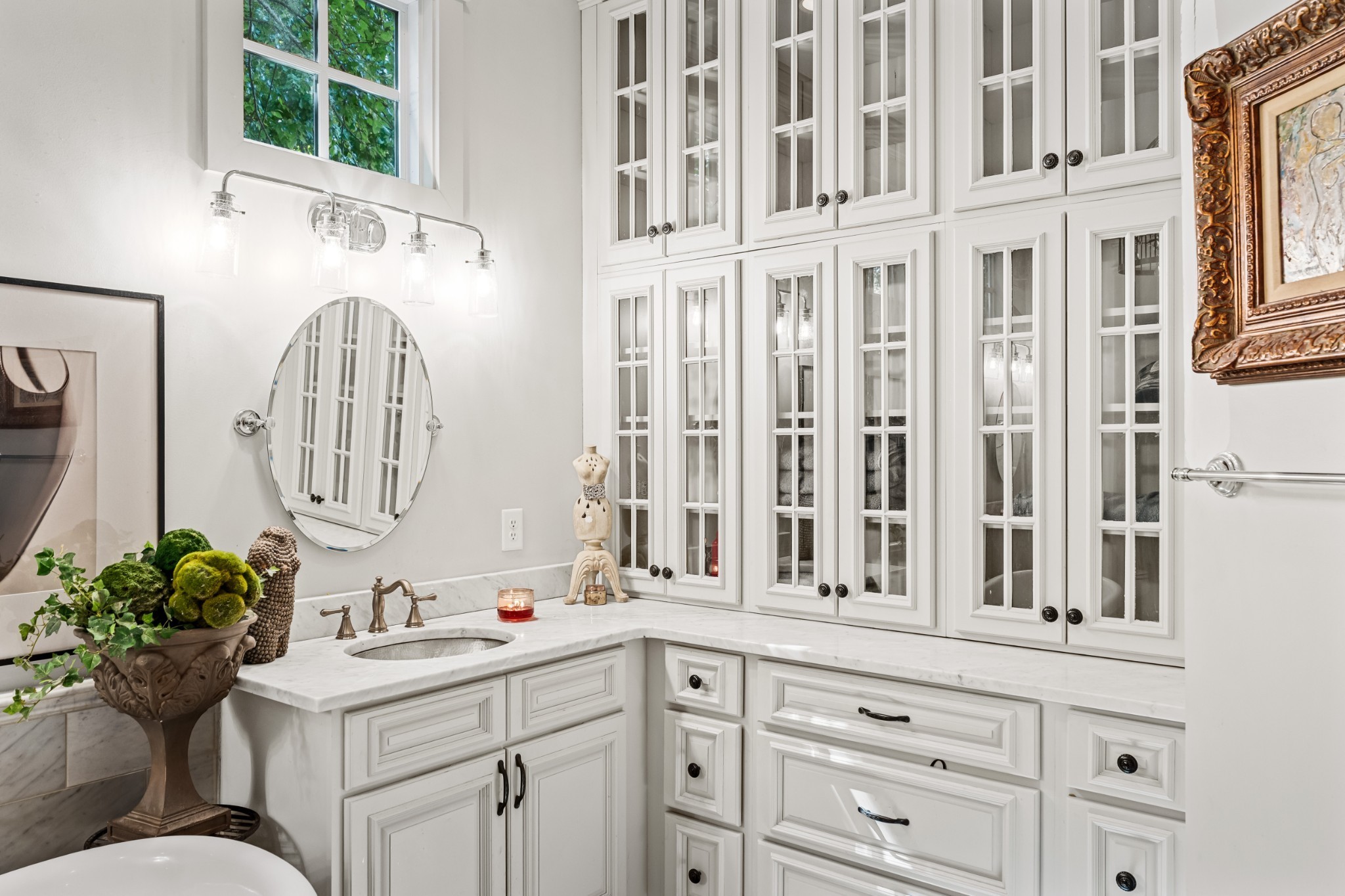 5566 Hill Road Brentwood, TN 37027 - Photo 19 of 62 a bathroom with a sink and a mirror