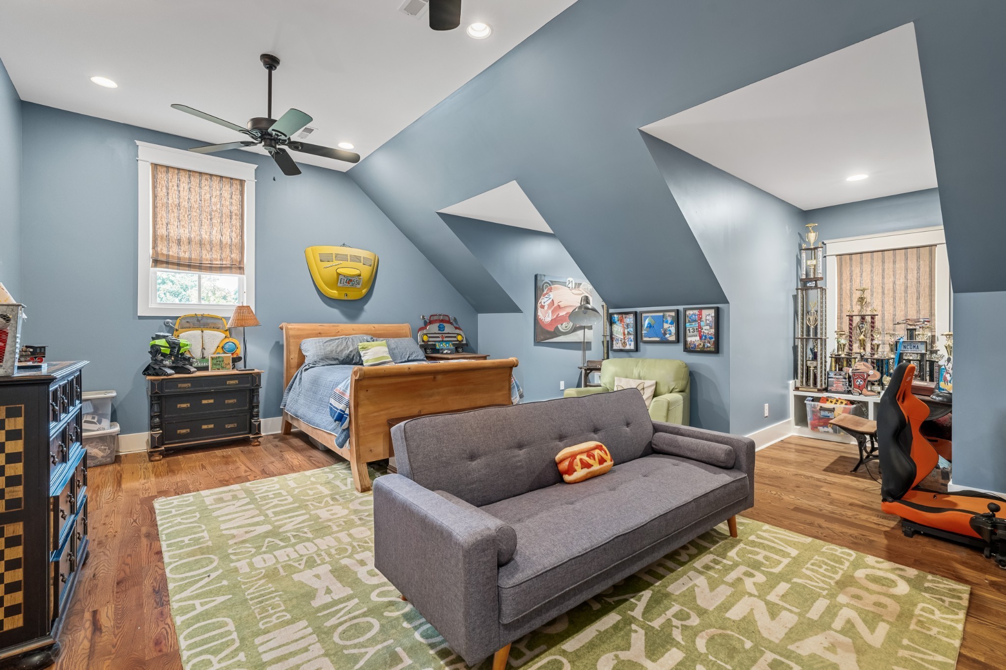 5566 Hill Road Brentwood, TN 37027 - Photo 26 of 62 a living room with furniture and a flat screen tv