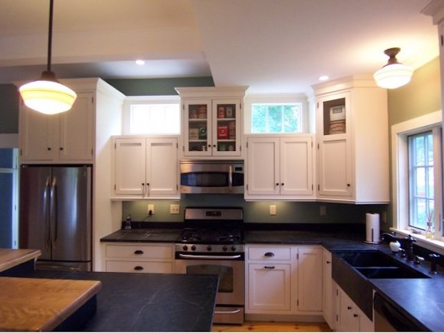 28 Cocheco Avenue Rochester, NH 03868 - Photo 3 of 17