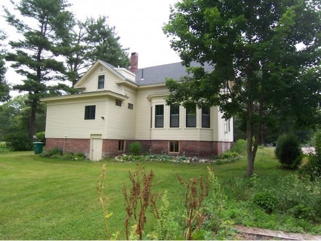 28 Cocheco Avenue Rochester, NH 03868 - Photo 7 of 17
