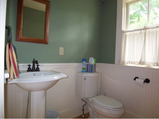 28 Cocheco Avenue Rochester, NH 03868 - Photo 8 of 17