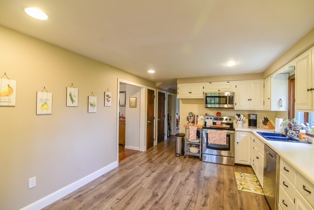 69 Middle Road Newbury, MA 01951 - Photo 4 of 26 Gallery Image 4