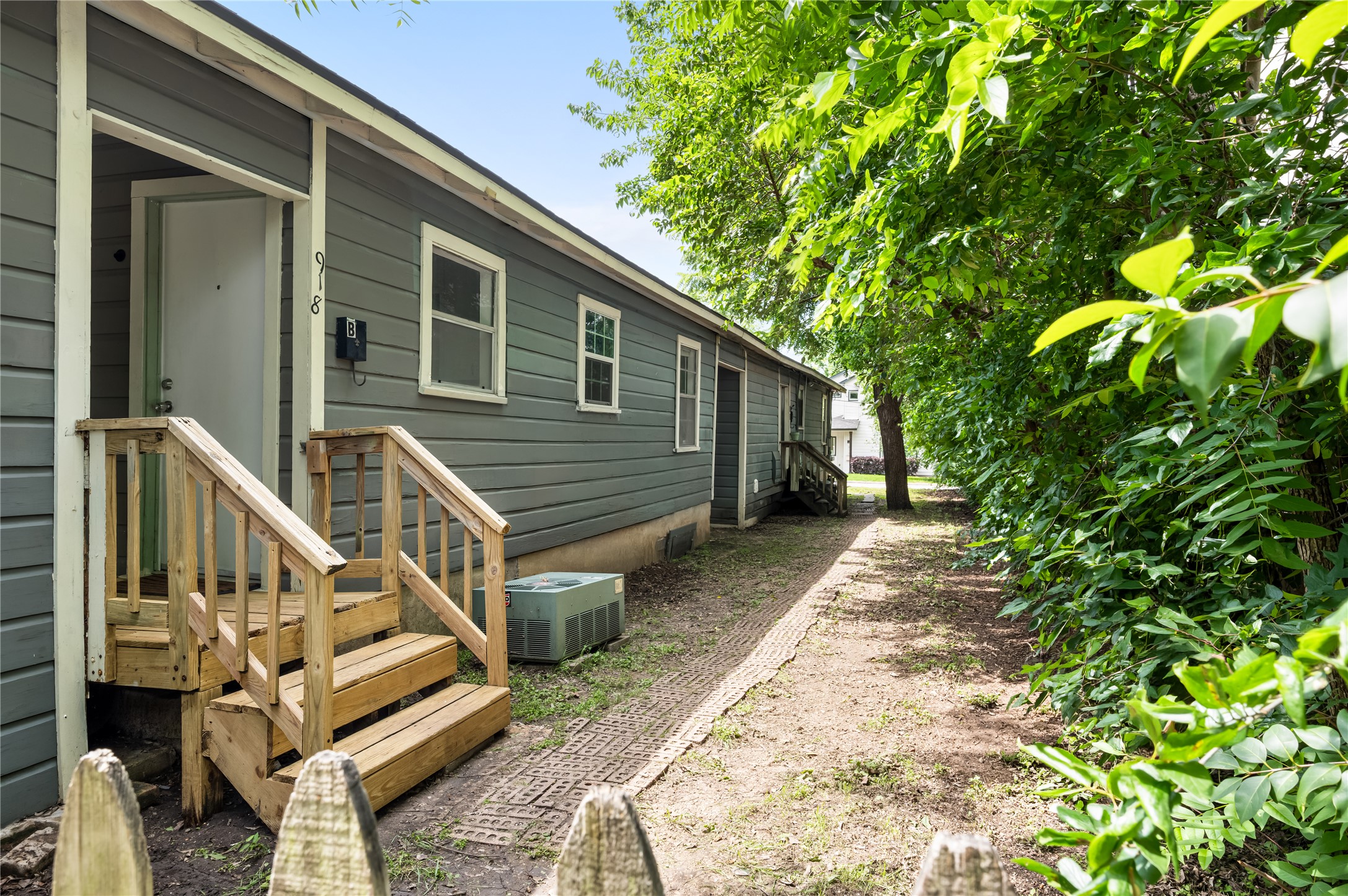 918 East 50th Street, Unit B Austin, TX 78751 - Photo 4 of 20