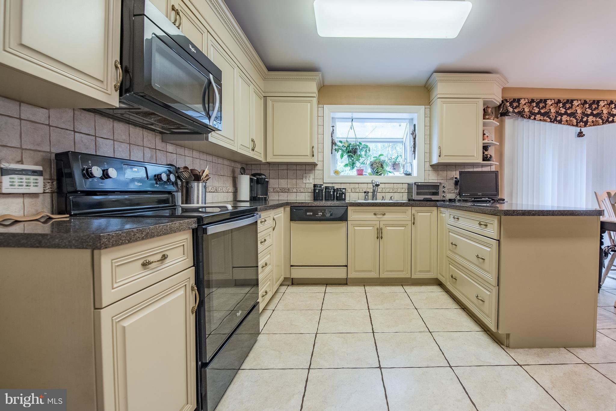 9008 Pittsfield Road Baltimore, MD 21208 - Photo 11 of 30 Kitchen with greenhouse window!